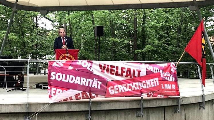 Bürgermeister German Hacker bei seinem GrußwortRichard Sänger