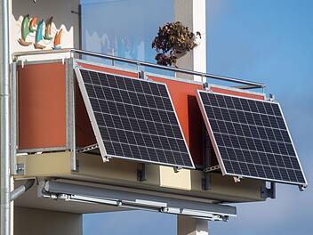 Nürnberg: Praxis-Workshop zeigt Aufbau von Balkonkraftwerken