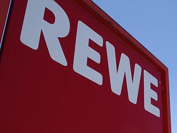 Zahlreiche Vorfälle von Nötigung in Gelsenkirchener Supermärkten: Ein Mann drohte das Spirituosenregal zu zertrümmern.  Symbolbild: Marco Meißner