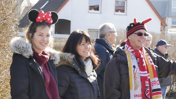Wildenheid in Narrenhand - Impressionen vom Faschingsumzug im Neustadt Stadtteil. - Foto: Manja von Nida