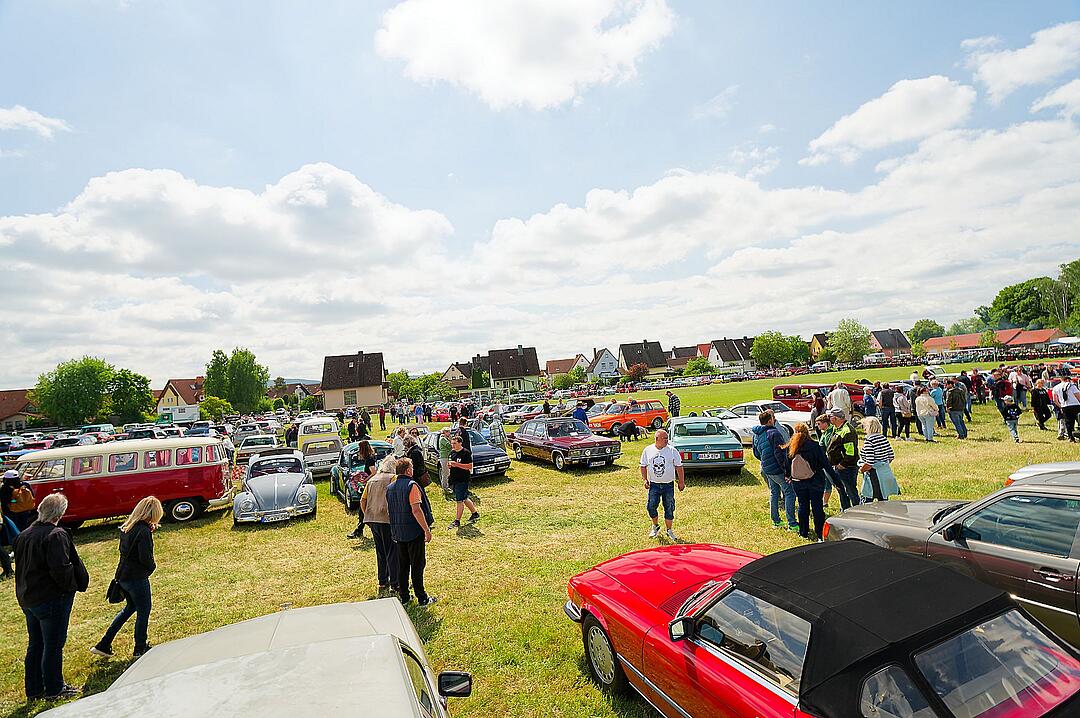 Es kamen viele Oldtimerfreunde.