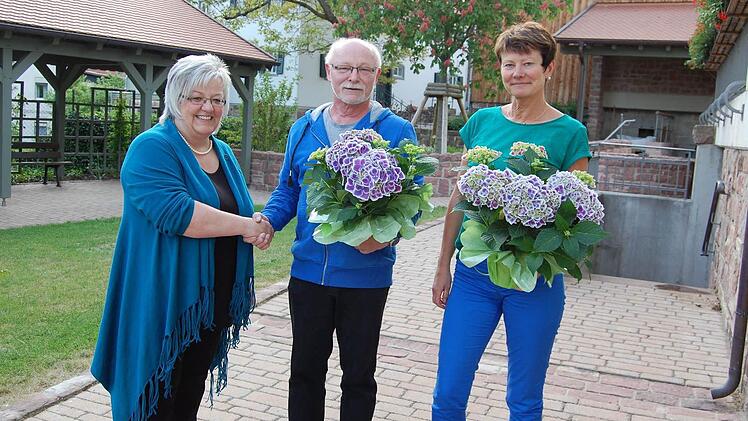 Verabschiedung: Gottfried Vogler und Sigrid Helbig, links: Jutta Simon