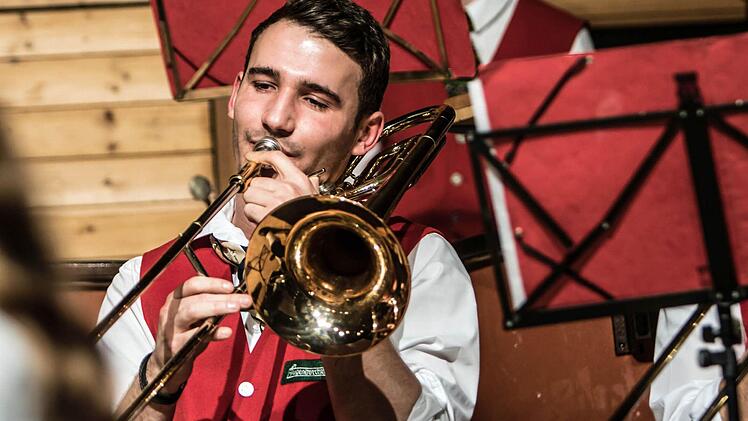 Impressionen vom Weihnachtskonzert in der Franz-Goebel-HalleFoto: Jochen Berger