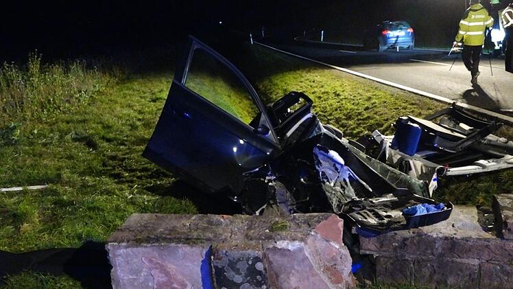 Am Montagabend (18.11.2019) kam es auf der MSP 35 bei Unterwittbach (Lkr. Main-Spessart) zu einem folgenschweren Verkehrsunfall.  Foto: News5/Höfig