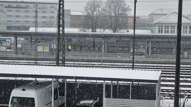 Bahnhof in Ansbach gesperrt: Vage Bombendorhung löst Großeinsatz aus