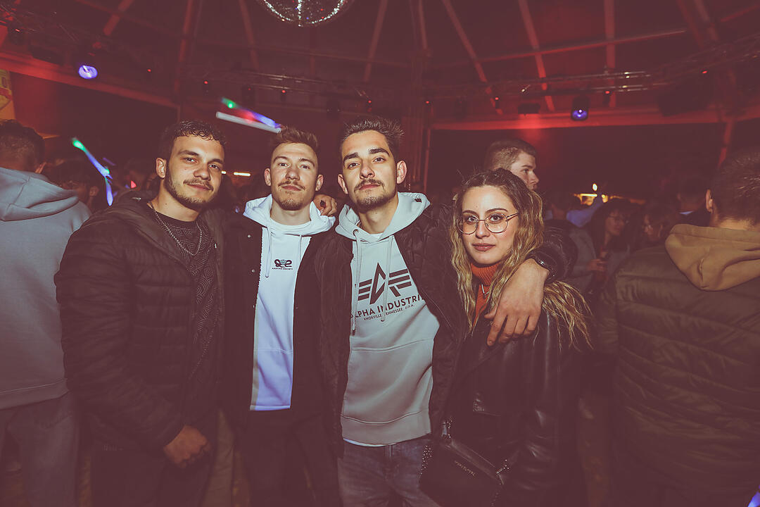Neon Mixxed Clash m/ DJ Da Base + Nora & Chris