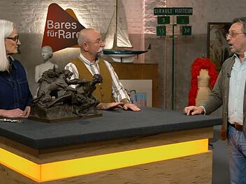 Der Verk&auml;ufer einer Bronzefigur kam mit bodenst&auml;ndigen Erwartungen zu "Bares f&uuml;r Rares". Als er dann von der Expertin den wahren Wert seiner Rarit&auml;t erfuhr, fehlten ihm die Worte ...