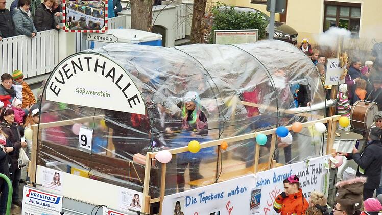 Die Braufreunde hatten die neue Eventhalle schon gebaut.