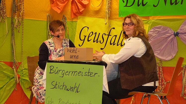 Das "Dorfgespräch" hielten diesmal Katja Weigel (rechts) und Heike Müller.
