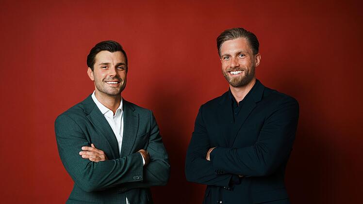 Tim (links) und Sebastian sind die neuen Rosenkavaliere bei "Die Bachelors".