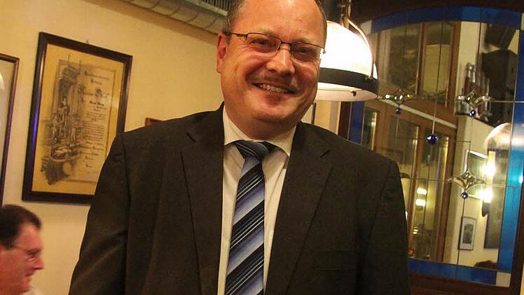 Der stellvertretende Landesvorsitzende der FDP, Dirk Bergner, hielt ein Plädoyer für die Freiheit und weniger Bürokratie. Die rot-rot-grüne Landesregierung in Thüringen bezeichnete er als "Freilandversuch von Sozialromantikern und SED-Seilschaften". Foto: Sonja Adam