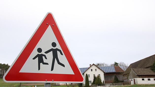 Die Gemeinde Mainleus hat bei Appenberg schon Warnschilder aufstellen lassen. Foto: J&uuml;rgen G&auml;rtner