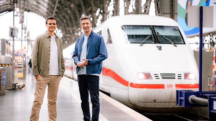 Für die RTL-Doku "Was verdient Deutschland? Das große Gehaltsranking" bereisten Reporter Stefan Uhl (links) und Moderator Steffen Hallaschka einmal mehr die gesamte Bundesrepublik.