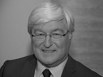 Bernhard T&ouml;ppers, ZDF-Rechtsexperte und Moderator von "Wie w&uuml;rden Sie entscheiden?", ist im Alter von 81 Jahren gestorben.
