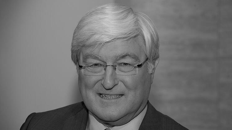 Bernhard T&ouml;ppers, ZDF-Rechtsexperte und Moderator von "Wie w&uuml;rden Sie entscheiden?", ist im Alter von 81 Jahren gestorben.