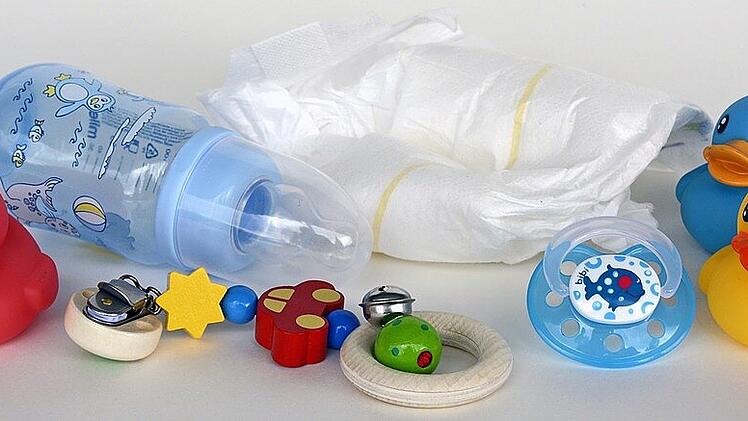 Weichmacher und Mikroplastik können eine der Ursachen für die Schmelzbildungsstörung der Zähne sein.