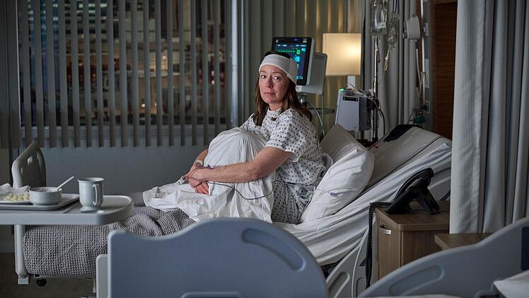 Ärztin Amy (Molly Parker) verliert nach einem Autounfall acht Jahre ihres Gedächtnisses. In der Dramaserie "Doc" kämpft sie darum, Beruf und Privatleben neu zu ordnen und sich selbst wiederzufinden.