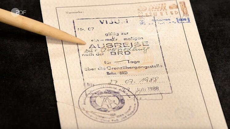 Ronald ist im Juli 1988 unmittelbar aus der Haft in Chemnitz "zur &Uuml;bersiedlung in die BRD" ausgewiesen worden - genau so, wie es auch in dem Dokument vermerkt wurde.