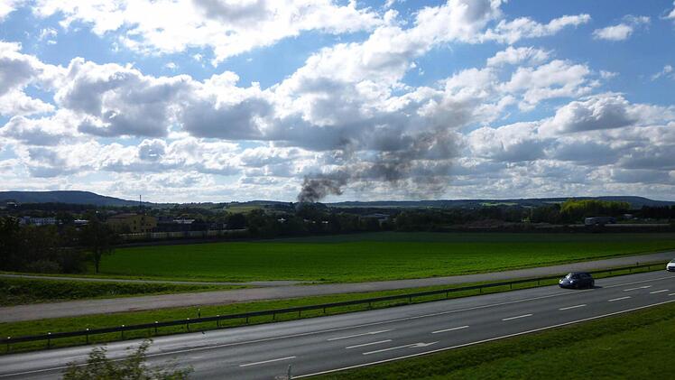 Der Rauch war von Weitem zu sehen.  Foto: Stefan Wicklein