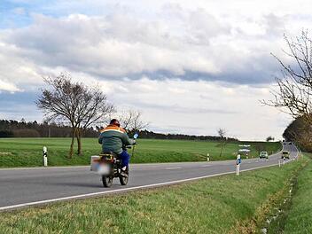 Hier, links neben der Bundesstraße B 286, soll das neue Industriegebiet entstehen. Foto: Kathrin Kupka-Hahn