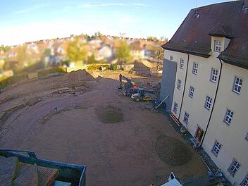 Die Webcam am Schloss zeigt den Baufortschritt. Die archäologischen Ausgrabungen sind zwischenzeitlich verfüllt.  Foto: Stadt