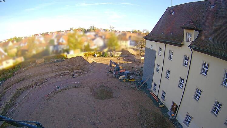 Die Webcam am Schloss zeigt den Baufortschritt. Die archäologischen Ausgrabungen sind zwischenzeitlich verfüllt.  Foto: Stadt