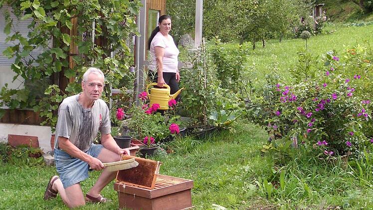 Helmut Egloffstein und seine Frau Ingrid verbringen ihre freie Zeit am liebsten im Garten.