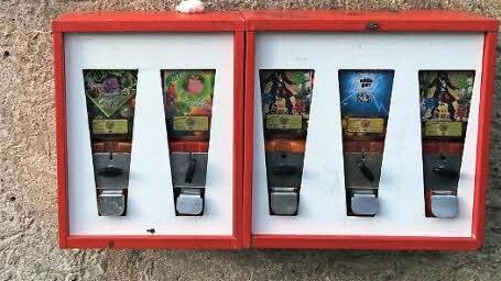 Diese Automaten warten in Bad Kissingen in der Steinstraße auf Kundschaft.  Foto: Lüdeke