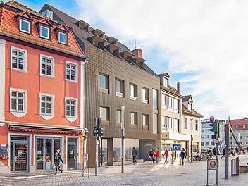 So soll das neue Haus Kettenbrückstraße 6 aussehen - mit bereits patinierter Fassadenoberfläche.  Skizze: Bornhofen Architekten