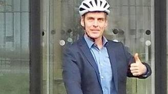 Albrecht Gradmann ist auch in seiner Freizeit ein begeisterter Radfahrer. Foto: privat