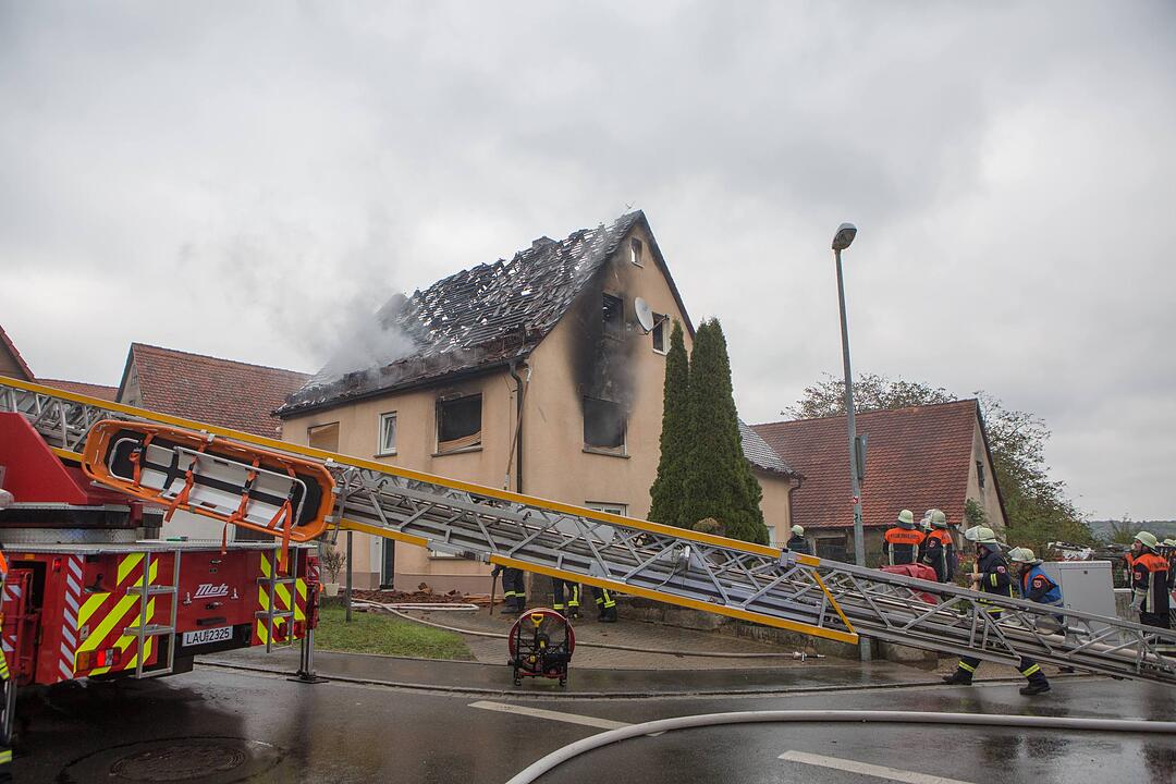 Wohnhausbrand bei Altdorf fordert Feuerwehr