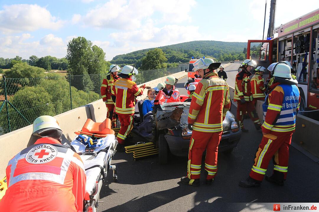Großübung auf A73 bei Breitengüßbach