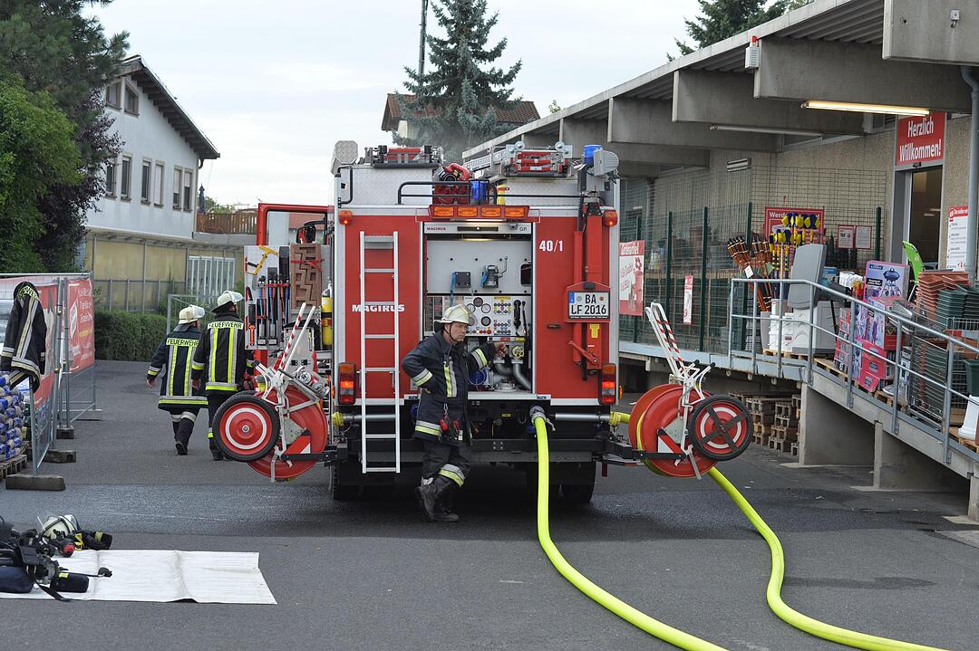 Hallstadt: Hoher Schaden bei Baumarkt-Brand