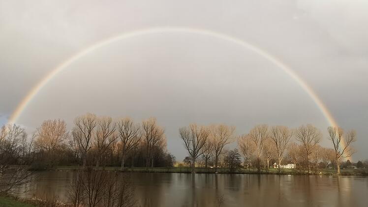 Bamberg: Spektakuläre Regenbögen und Wolkenformationen - Video und Bilderstrecke