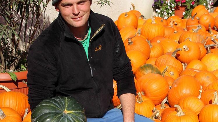... über den fränkischen Muskat-Kürbis von Kürbis-Bauer Christian Kraus aus Gosberg.  Foto: Nikolas Pelke