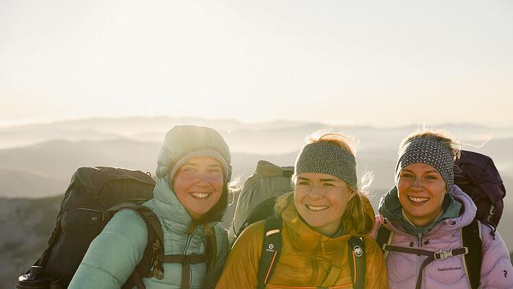 Die Bergfreundinnen (von links) sind Elisabeth "Lisa" Bartelmus, Katharina "Kaddi" Kestler und Antonia "Toni" Schlosser.