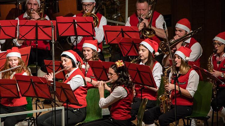 Impressionen vom Weihnachtskonzert in der Franz-Goebel-Halle in RödentalFoto: Vincent Kaibarta
