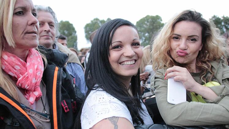 Xavier Naidoo machte seine Fans am Samstag im Forchheimer Jahnstadion glücklich. Foto: Josef Hofbauer
