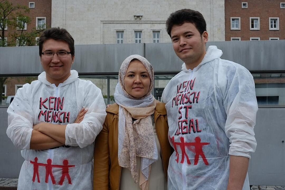 Ramazan, Halima  und Jan Ali Habibi  kämpfen für ihr Bleiberecht . Foto: Nikolas Pelke