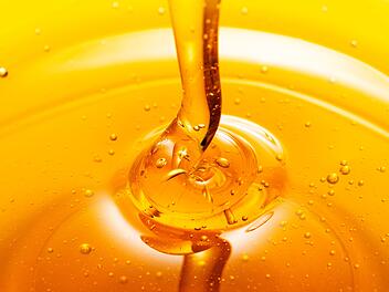 Nahaufnahme von Honig, Detailaufnahme, Gro&szlig;aufnahme