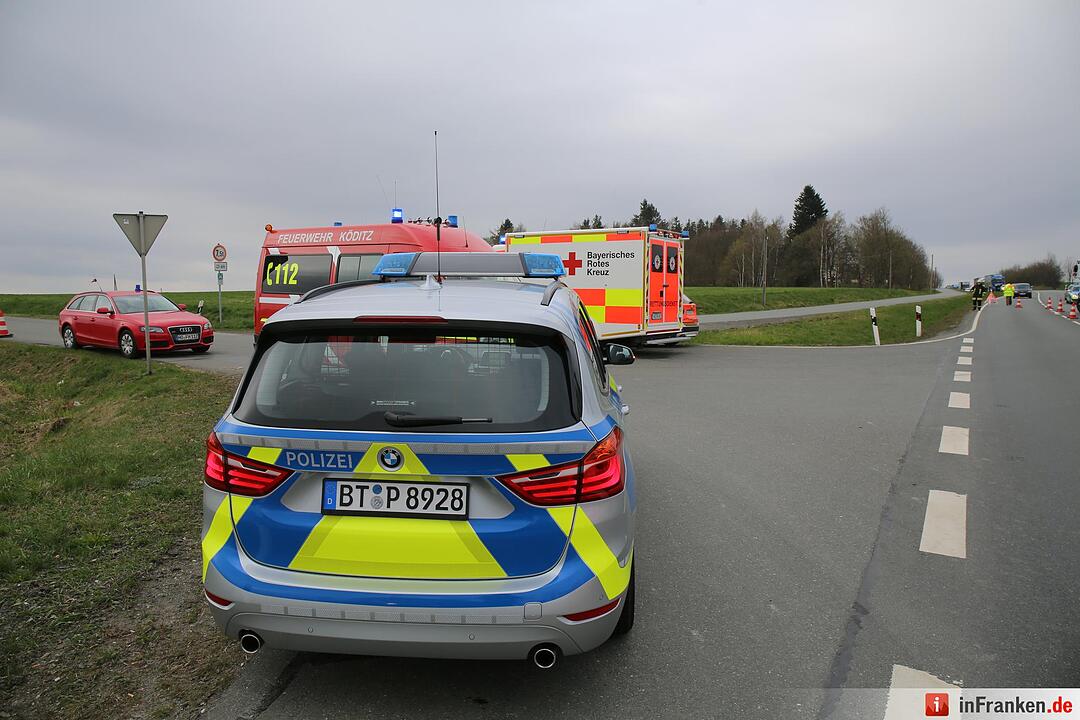 Auffahrunfal auf B173 bei Köditz - Drei Personen verletzt
