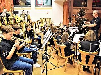 Das Nachwuchsensemble "Die Rockheimer" wurde begeistert vom Publikum gefeiert. Foto: Gerd Fleischmann