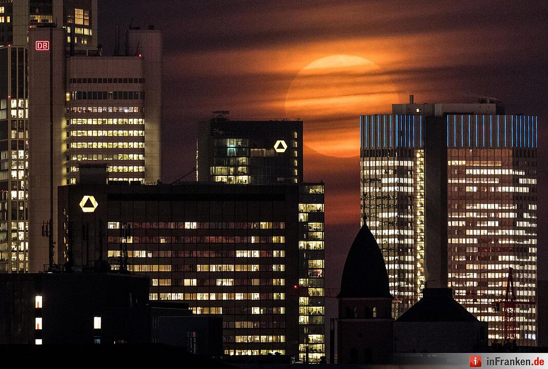 Supermond: Die besten Bilder aus Franken und der Welt