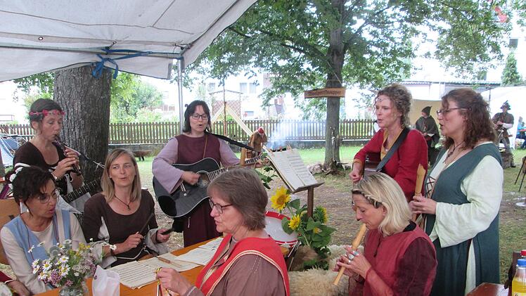 Die Troubadours (Foto) feierten ihr 25-jähriges Bestehen mit zahlreichen Akteuren und Gästen. Foto: Winfried Ehling