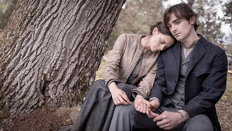 Johanna Lambert (Harriet Herbig-Matten) und Richard Pape (Aaron Hilmer) kennen sich schon seit ihrer Kindheit.