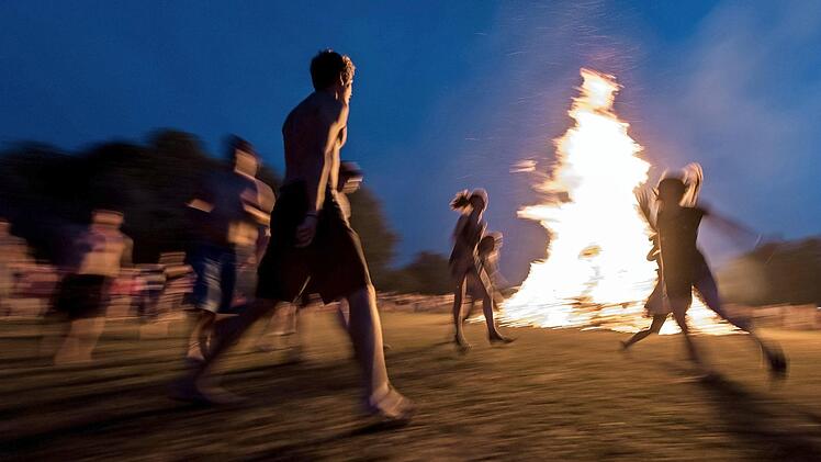 Johannisfeuer, Johannifeuer, Sonnwendfeuer, Sonnenwende