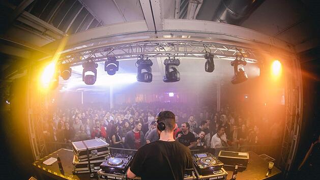 Rund 1000 Fans kamen zur ersten Techno-Party in die Spinnerei. Foto: Mainleus Mill