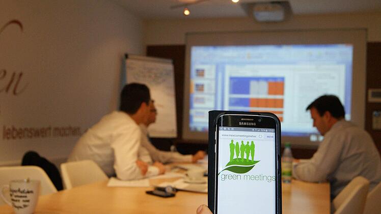 Bei der Internetsuche auf dem Smartphone wird man schnell fündig beim Thema "Nachhaltiges Tagen". Green Meeting ist weltweit ein Thema, wie das Internet zeigt. Auch in Bad Kissingen legt man beim Tagungsgeschäft mittlerweile verstärkt einen Focus auf diesen Trend. Foto: E. Krampert