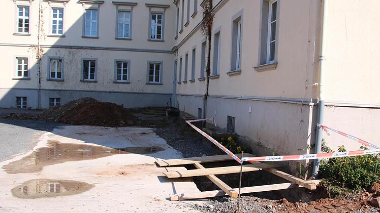 Die Fundamente des Neumann-Flügels wurden frei gelegt. Foto: Ralf Ruppert