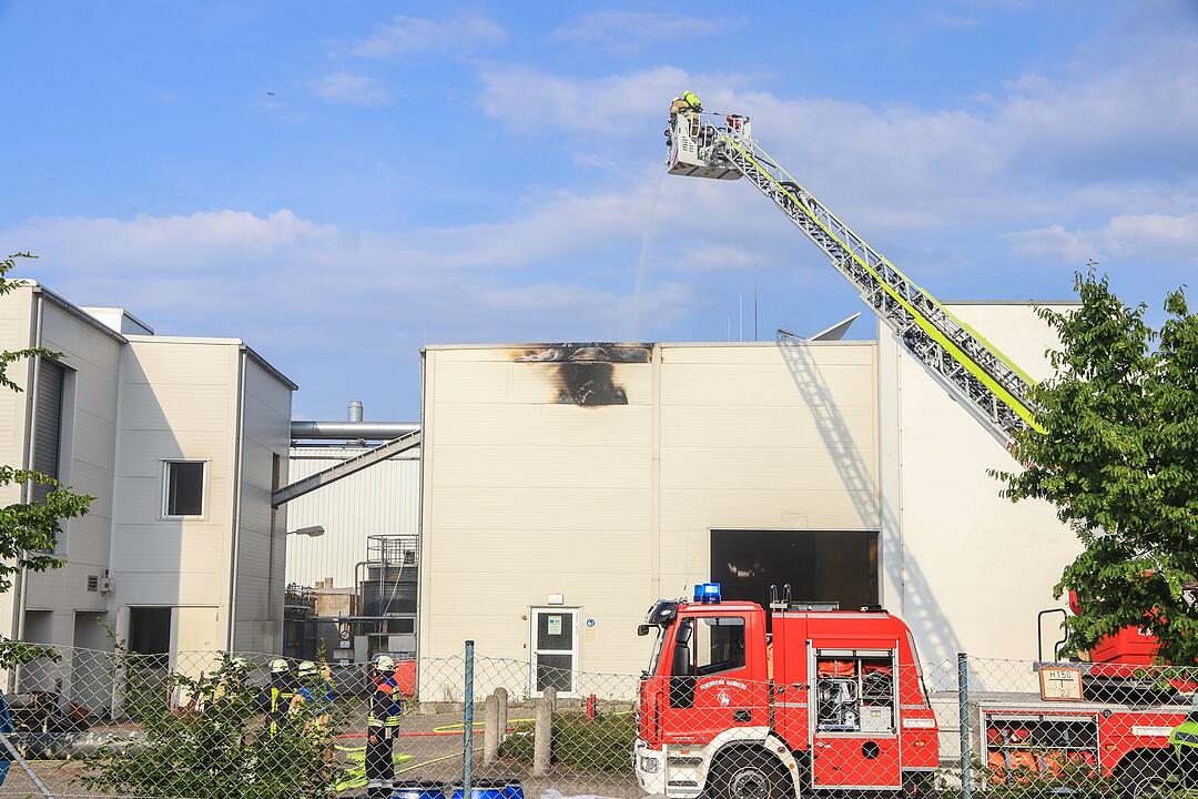 Brand in Lagerhalle in Bamberg